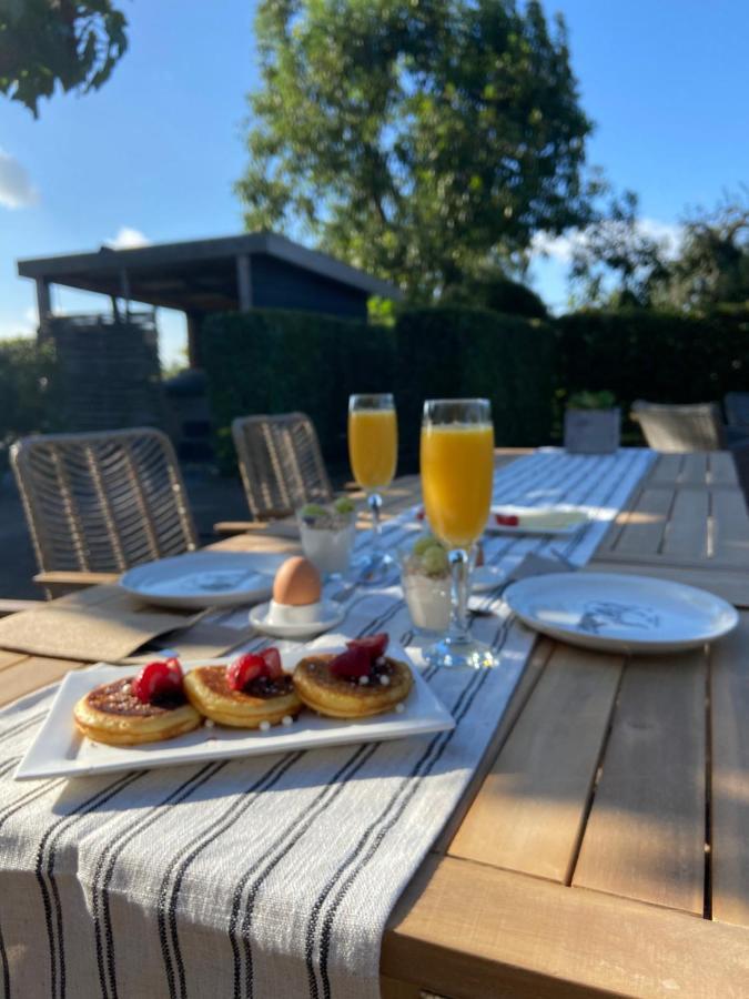 Betuwsch Badhuys Bed & Breakfast Lienden Exterior foto
